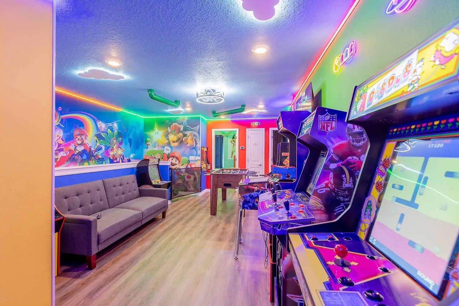 Holiday home Thematic House Pvt Pool Game Room Near Disney Davenport United States