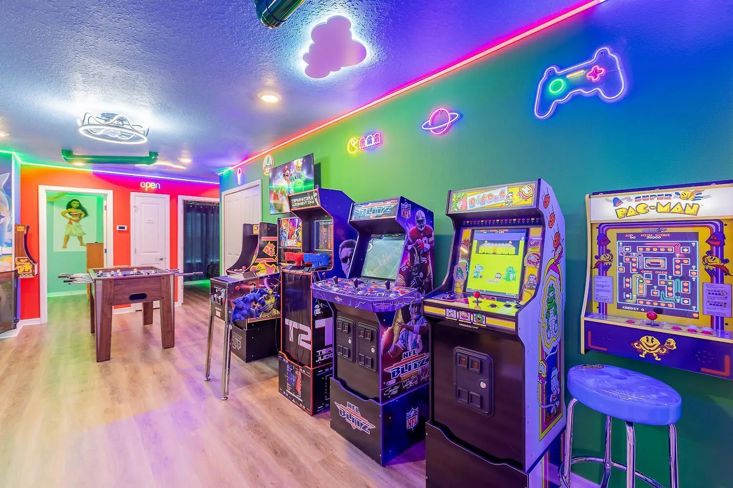 Holiday home Thematic House Pvt Pool Game Room Near Disney Davenport United States